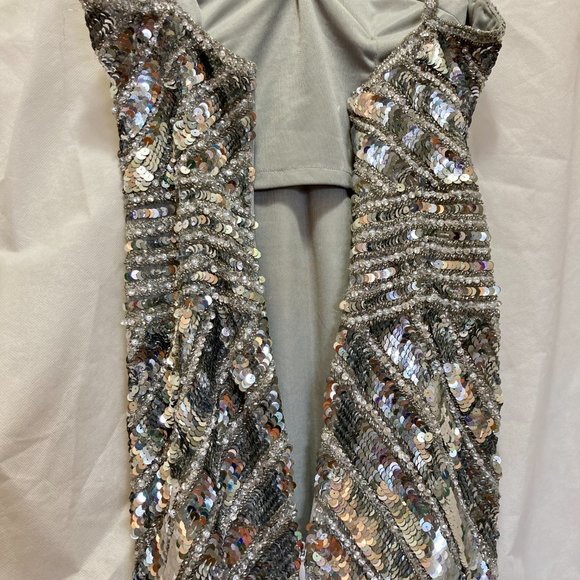 Sherri Hill Sequin Silver Dress - Picture 3 of 8